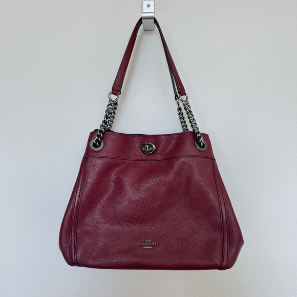 Coach burgundy red boho pose with 3 pockets and chain handle - Picture 3 of 15
